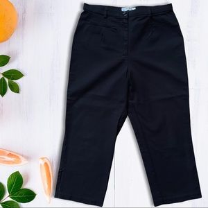 Amazing black capri pants 🖤